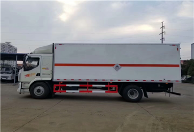 柳汽毒性氣體廂式運輸車