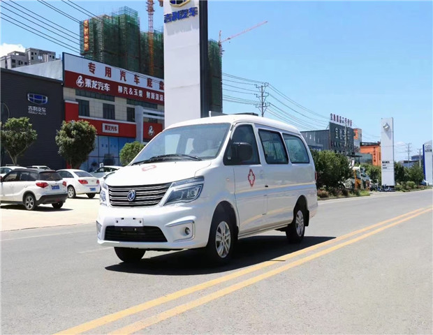 國(guó)六東風(fēng)風(fēng)行救護(hù)車(chē)