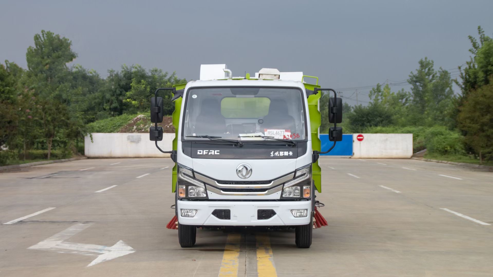 煤廠東風(fēng)多功能吸塵車