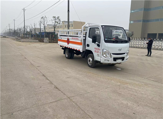 躍進(jìn)國六氣瓶運(yùn)輸車